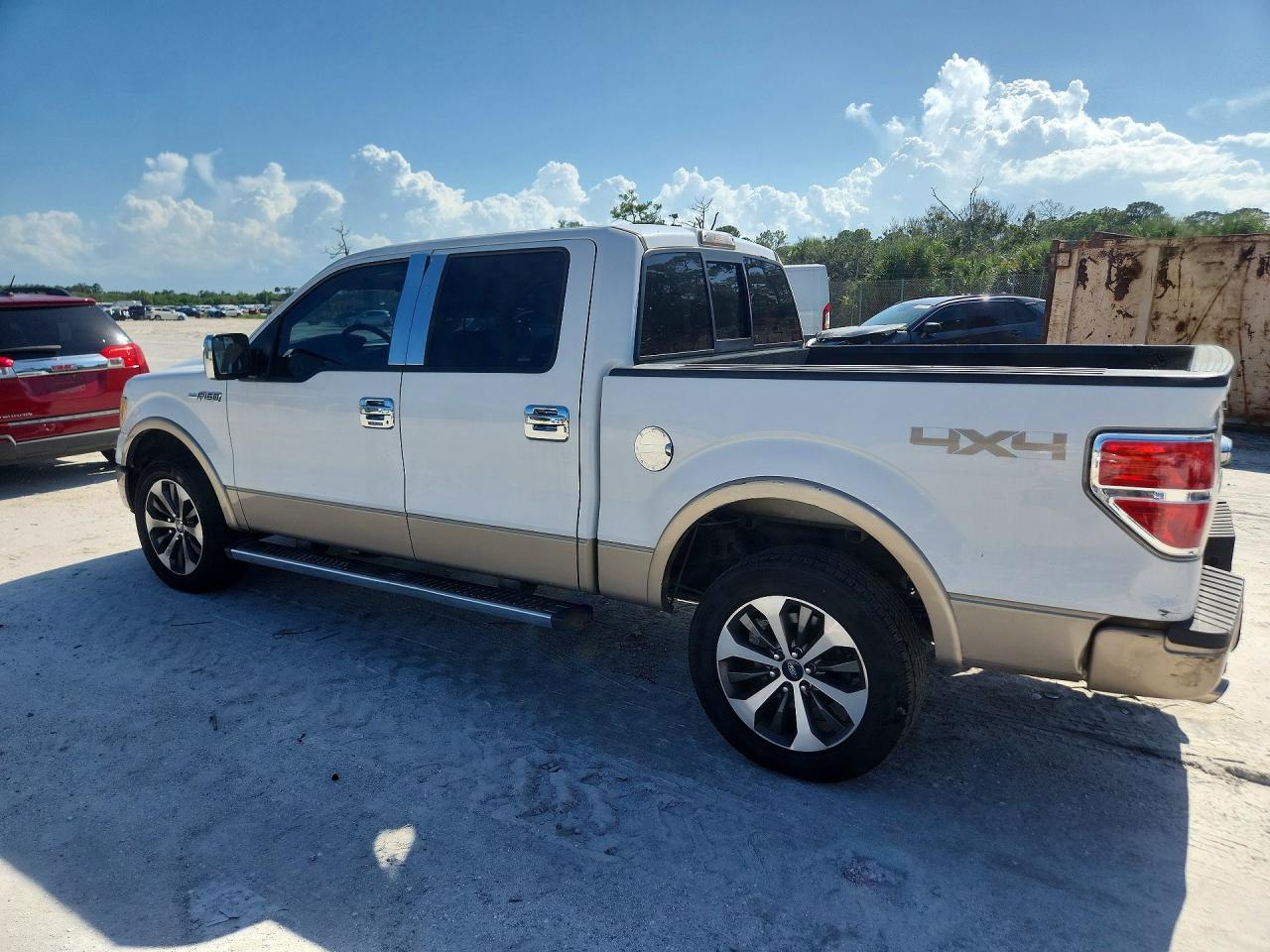 2011 Ford F150 Supercrew White vin: 1FTFW1EFXBFA55115