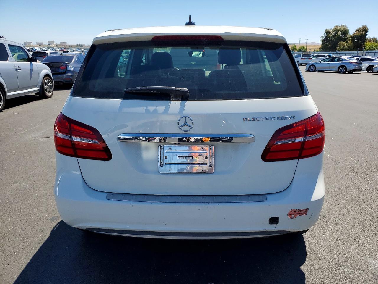 2015 Mercedes-benz B Electric White vin: WDDVP9AB3FJ004705