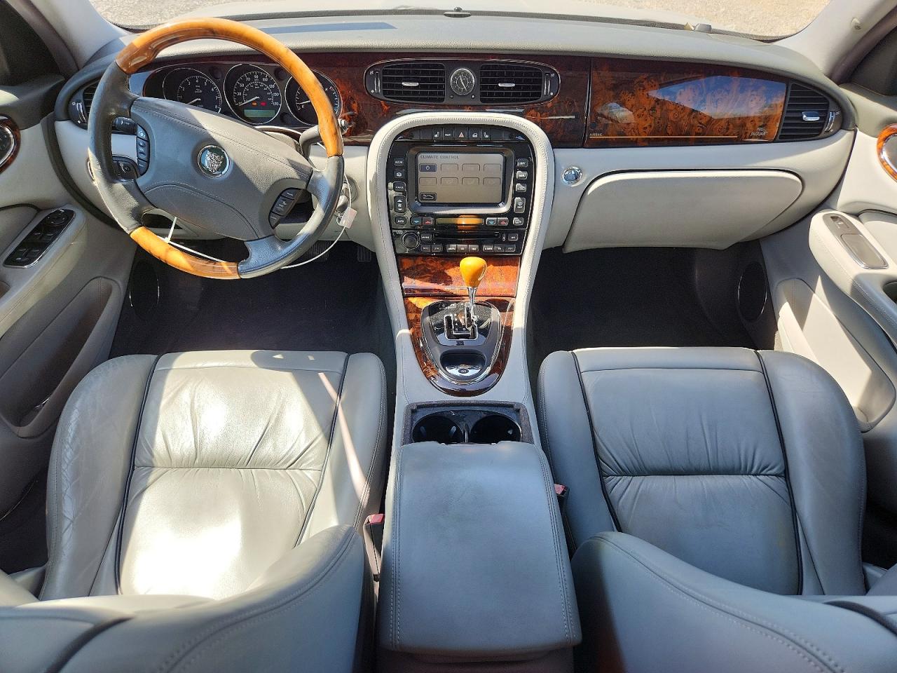 2004 Jaguar Vandenplas Blue vin: SAJEA74C34SG07203
