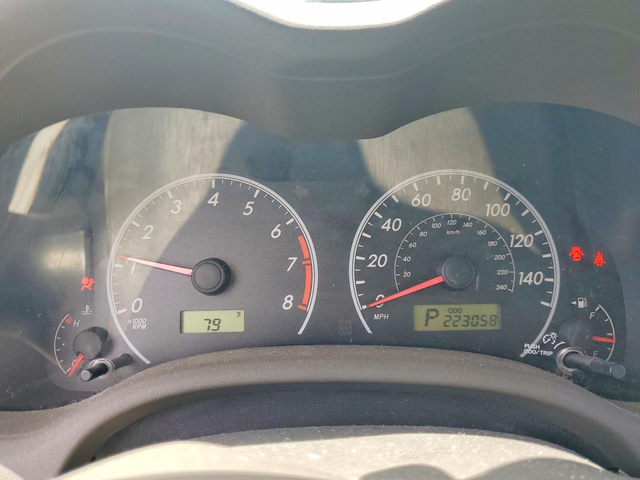 2010 Toyota Corolla Le Green vin: 1NXBU4EE6AZ329865