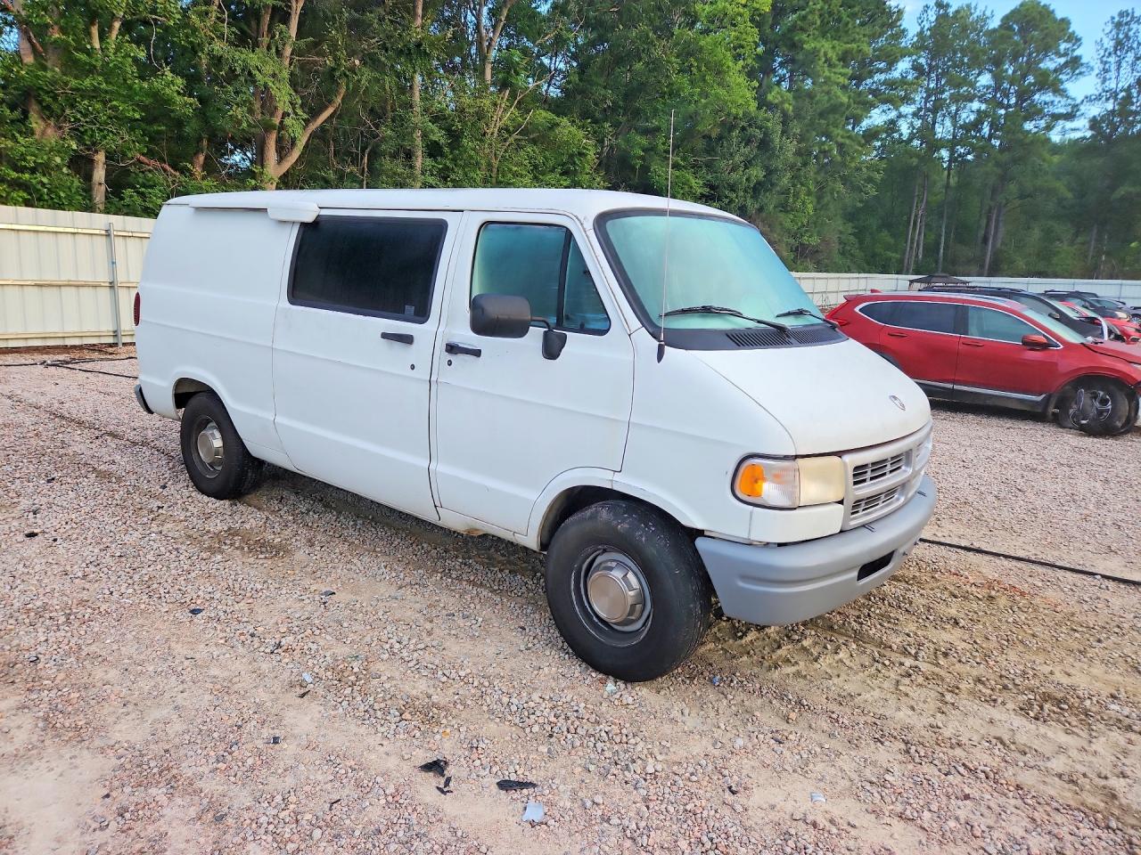 1996 Dodge Ram Van B1500 White vin: 2B7HB11Y3TK171304