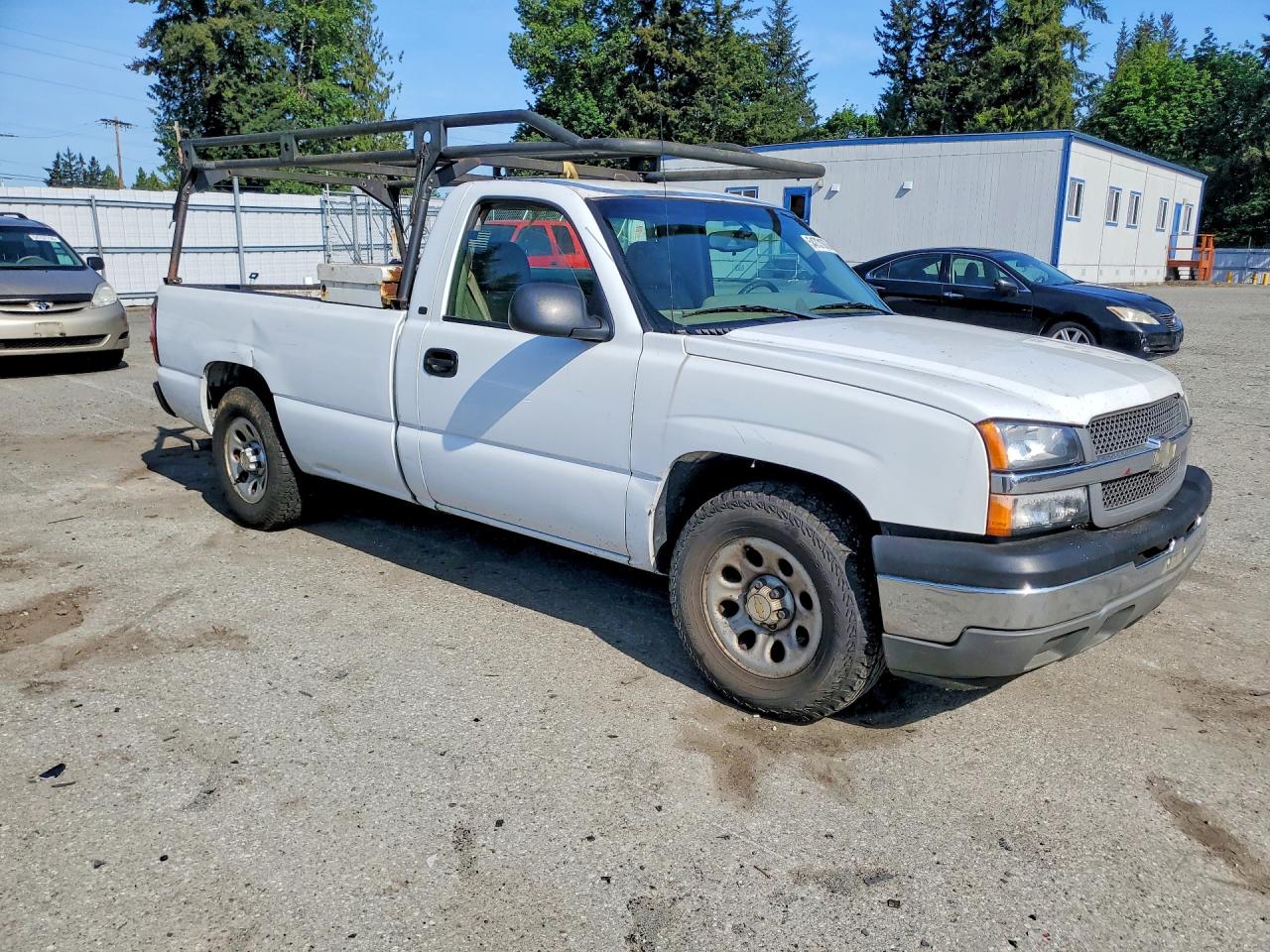 2005 Chevrolet Silverado C1500 White vin: 1GCEC14X35Z152156