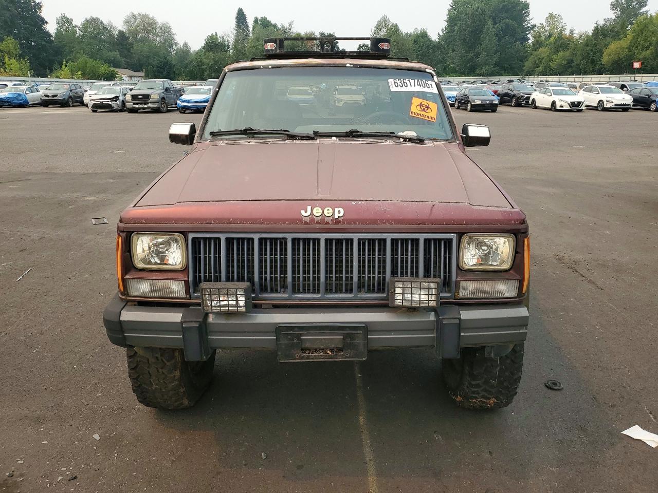 1988 Jeep Cherokee Limited Maroon vin: 1JCMT7895JT133632