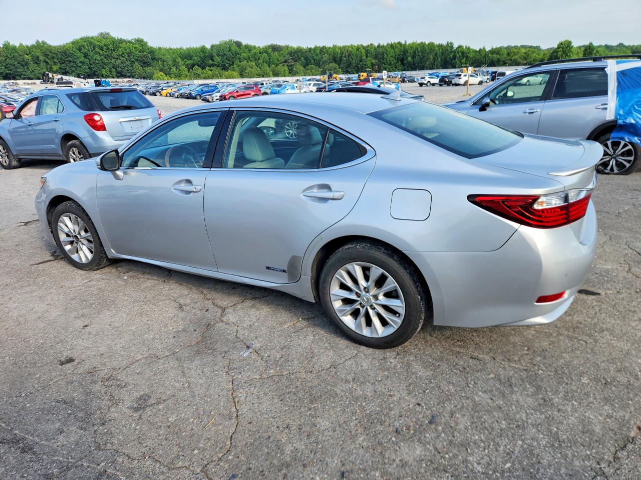 2014 Lexus Es 300h Silver vin: JTHBW1GG0E2044915
