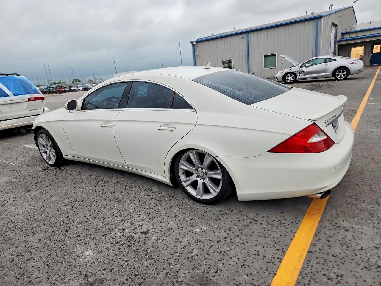 2008 Mercedes-benz Cls 550 White vin: WDDDJ72XX8A122362