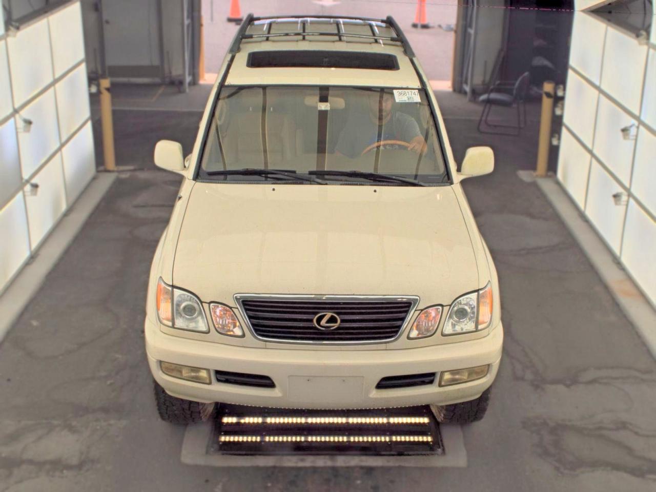 2000 Lexus Lx 470 White vin: JT6HT00W9Y0084756