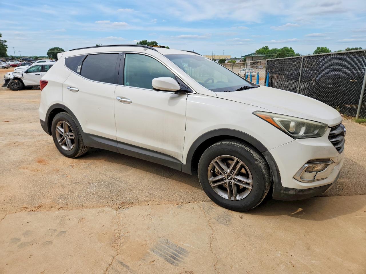2017 Hyundai Santa Fe Sport 2.4l White vin: 5NMZUDLB9HH033493