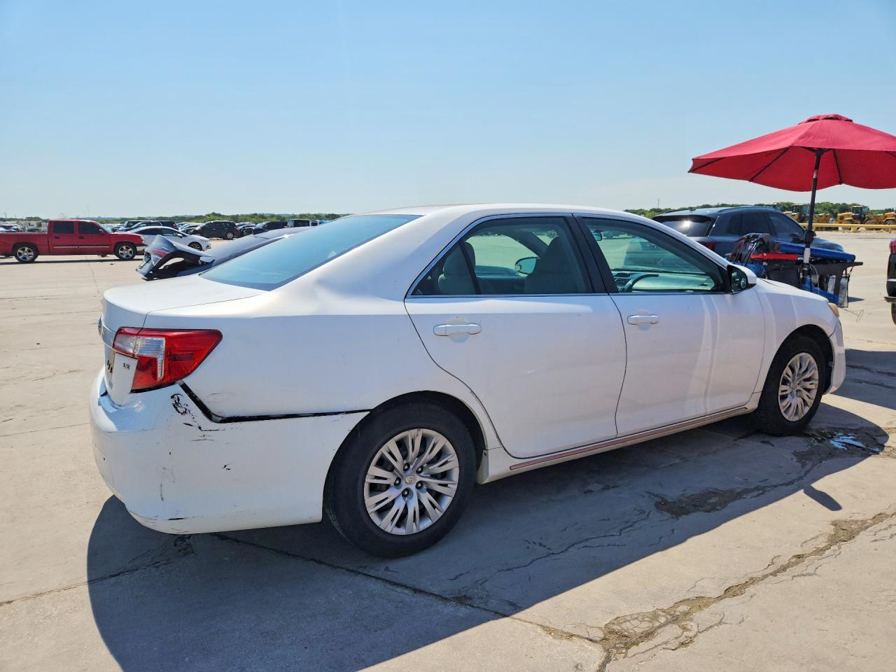 2012 Toyota Camry Le White vin: 4T1BF1FK2CU530971