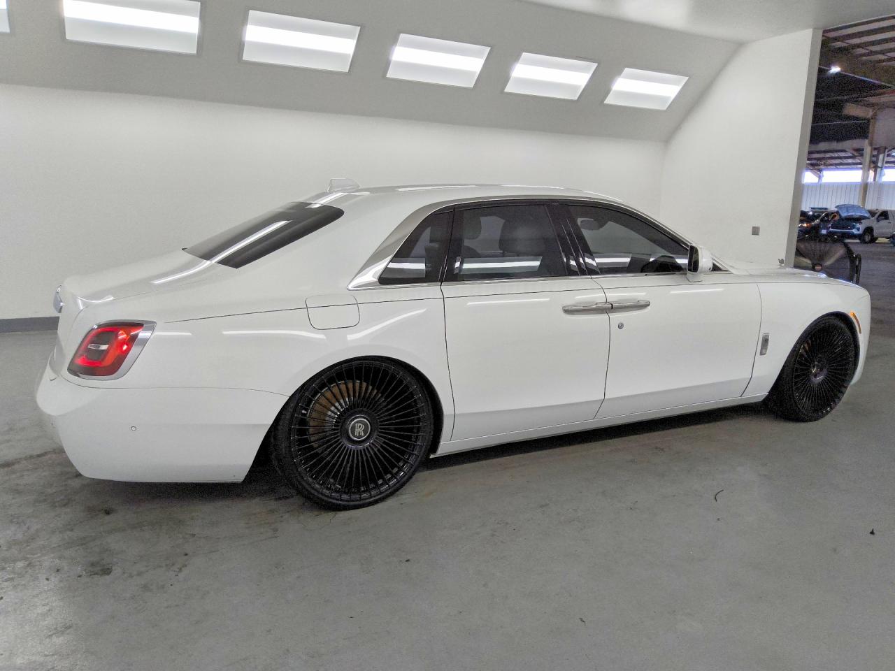 2021 Rolls-royce Ghost White vin: SCATV0C06MU204382