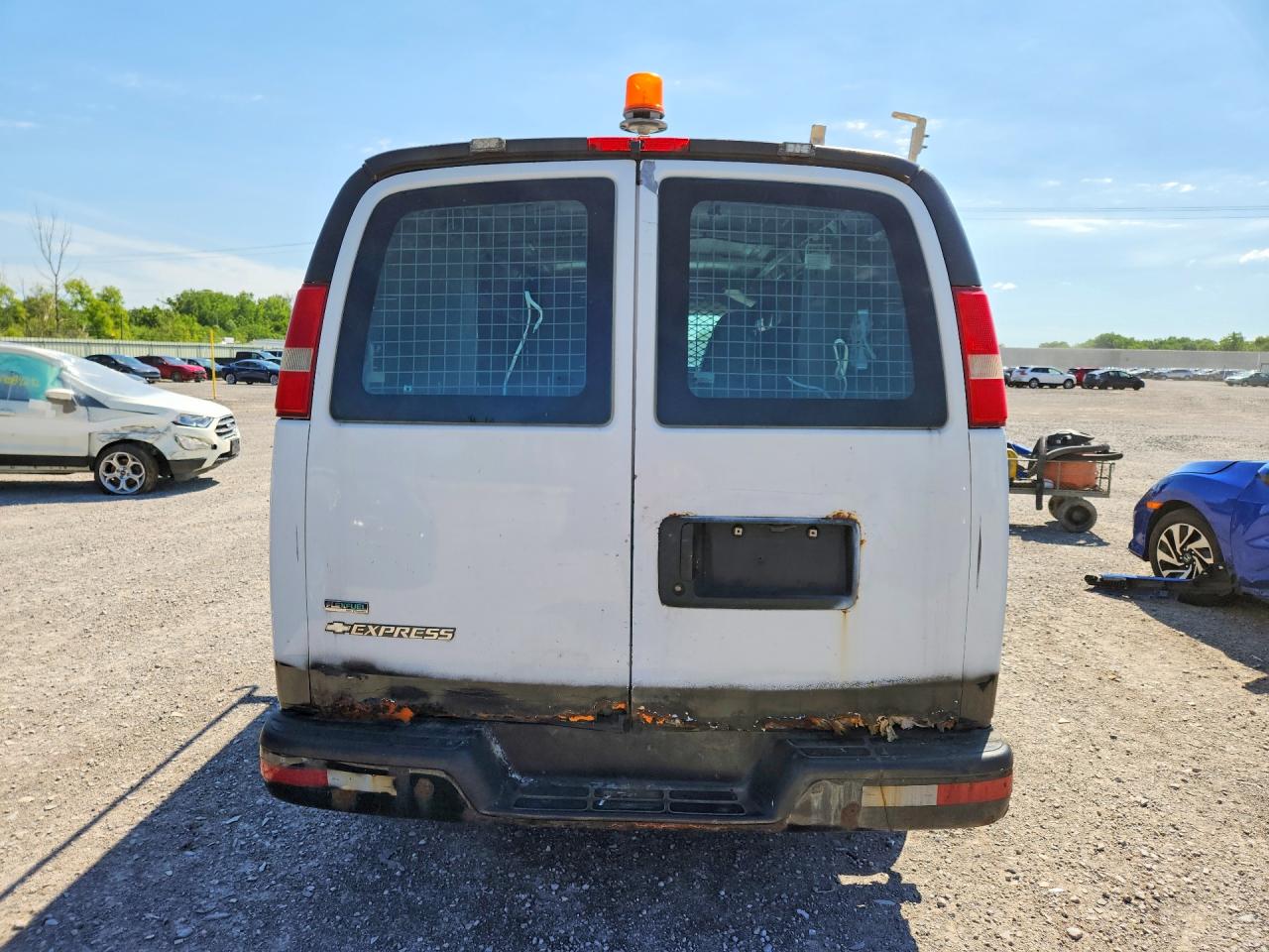 2010 Chevrolet Express G2500 White vin: 1GCZGFBA0A1175310