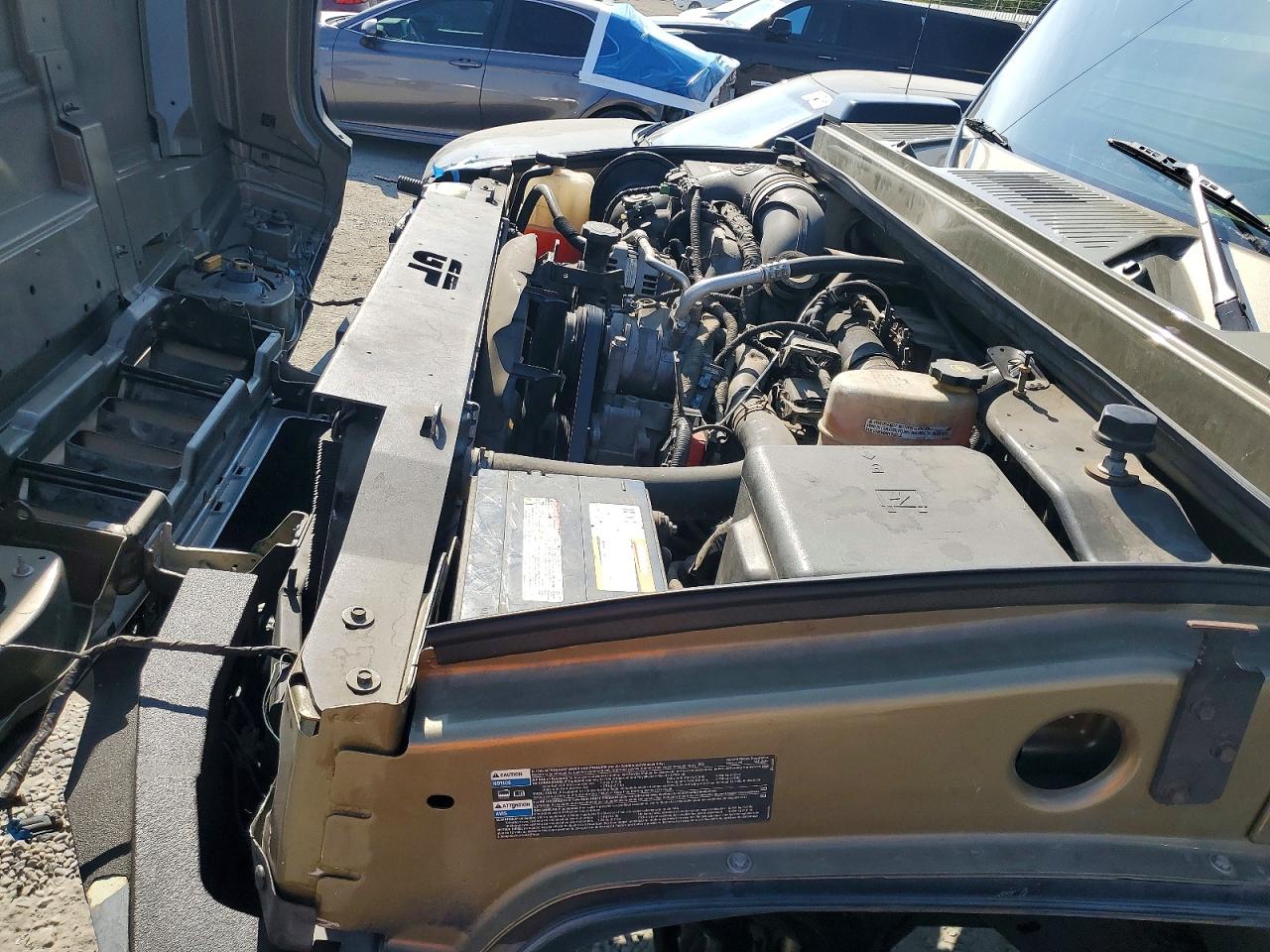 2005 Hummer H2 Tan vin: 5GRGN23U25H104734