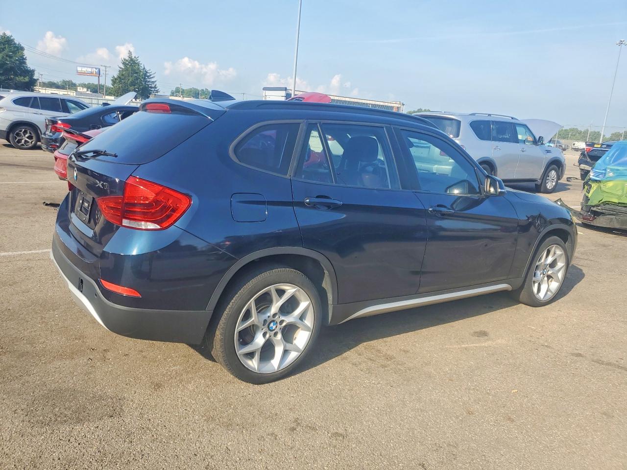 2013 Bmw X1 Xdrive28i Blue vin: WBAVL1C50DVR83665