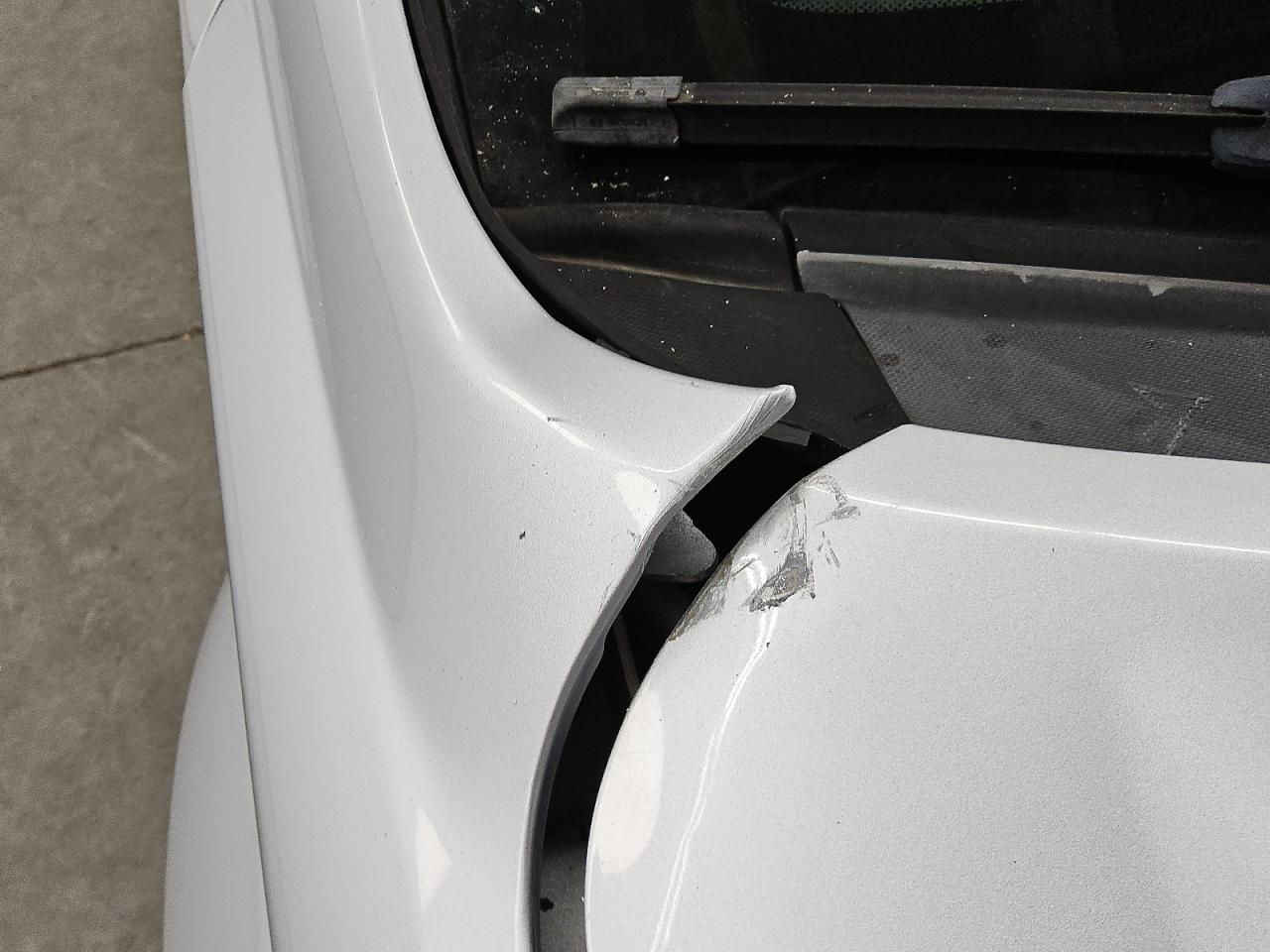 2014 Gmc Terrain Sle Silver vin: 2GKALREK3E6297942 Damage: Right Front Fender, Severe Damage, Replacement Required