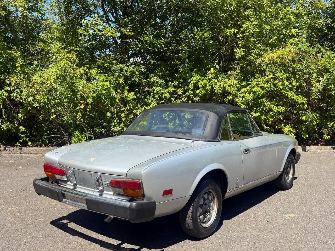 1980 Fiat 124 Spider Silver vin: 124CS20160757