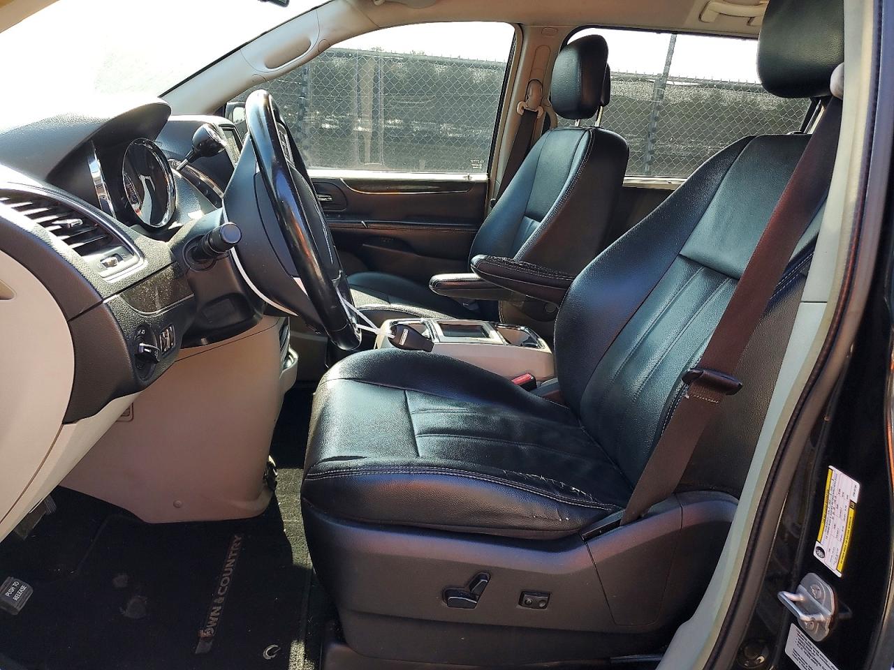 2015 Chrysler Town & Country Touring Черный vin: 2C4RC1BG7FR619790