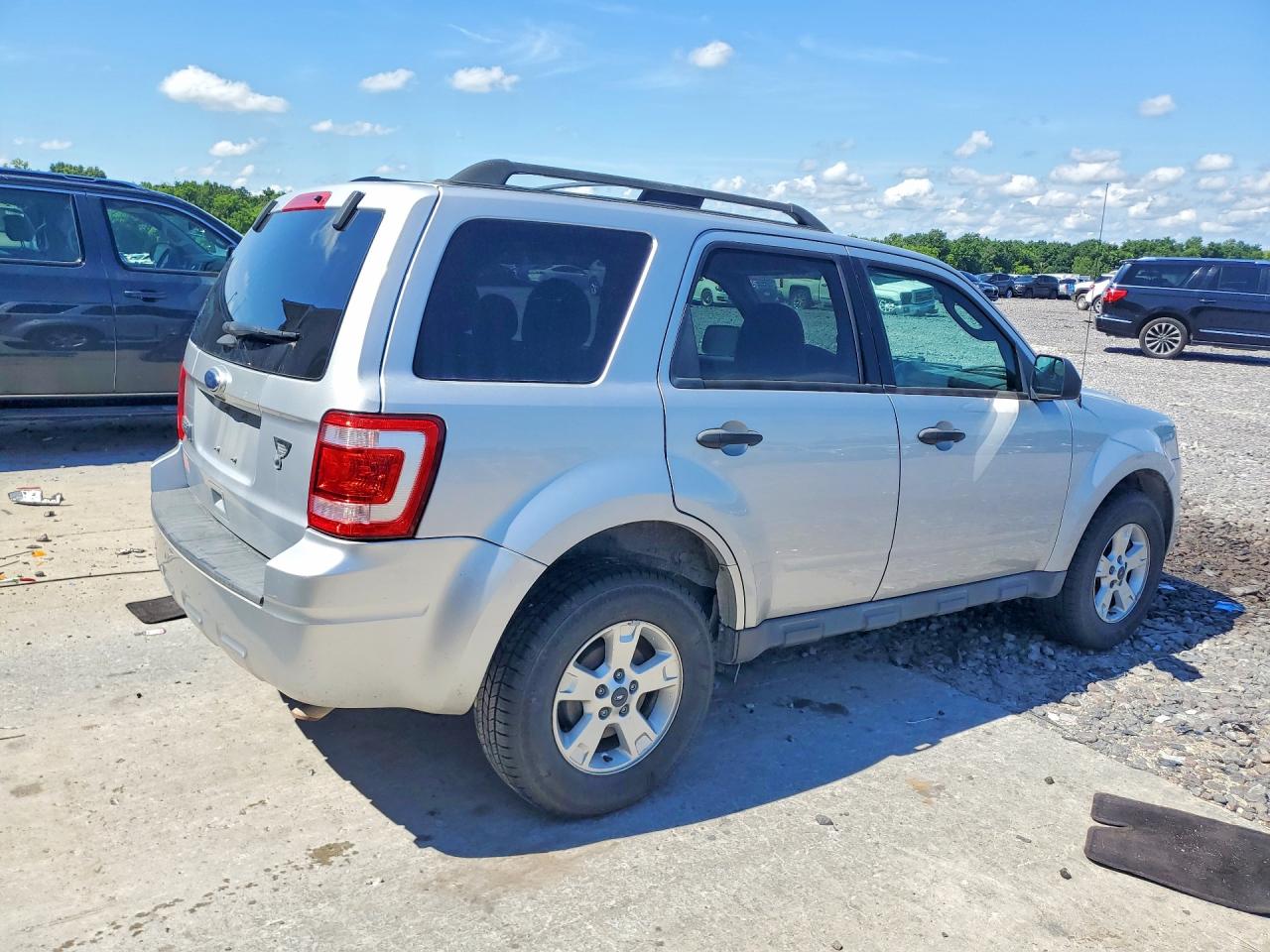 2011 Ford Escape Xlt Silver vin: 1FMCU9D73BKC22290
