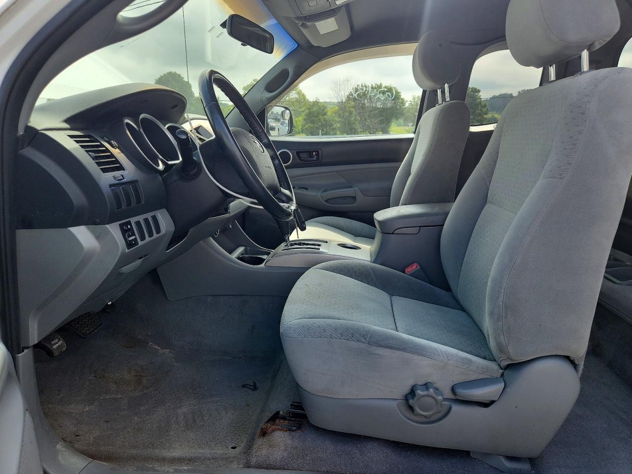 2007 Toyota Tacoma Base White vin: 5TETX22N17Z355122