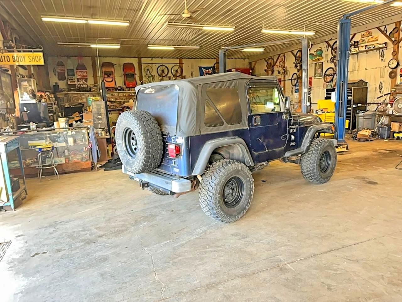 2002 Jeep Wrangler / Tj X Blue vin: 1J4FA39S02P719959