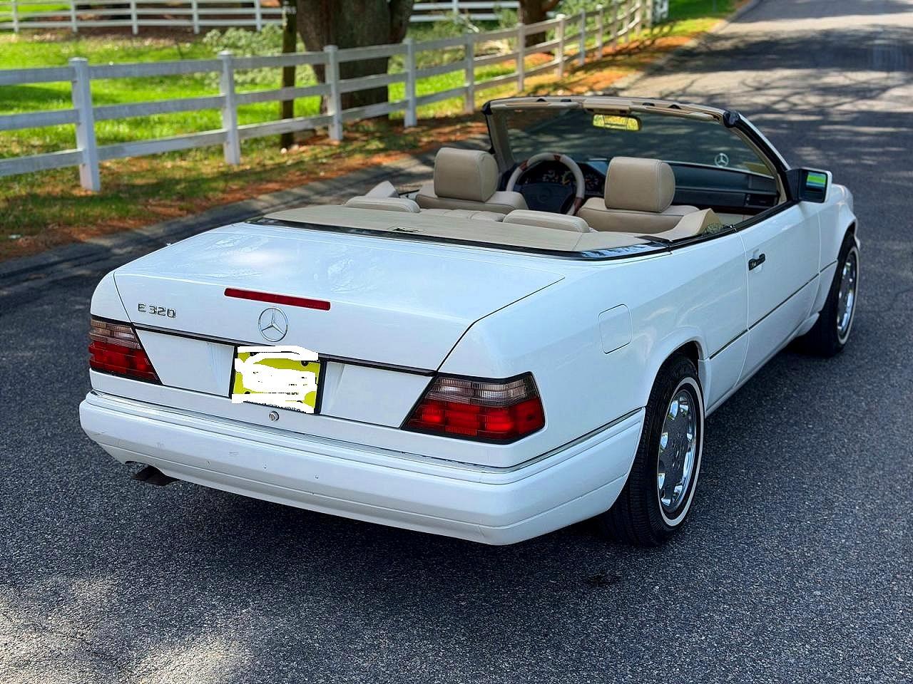 1995 Mercedes-benz E 320 White vin: WDBEA66E5SC282399