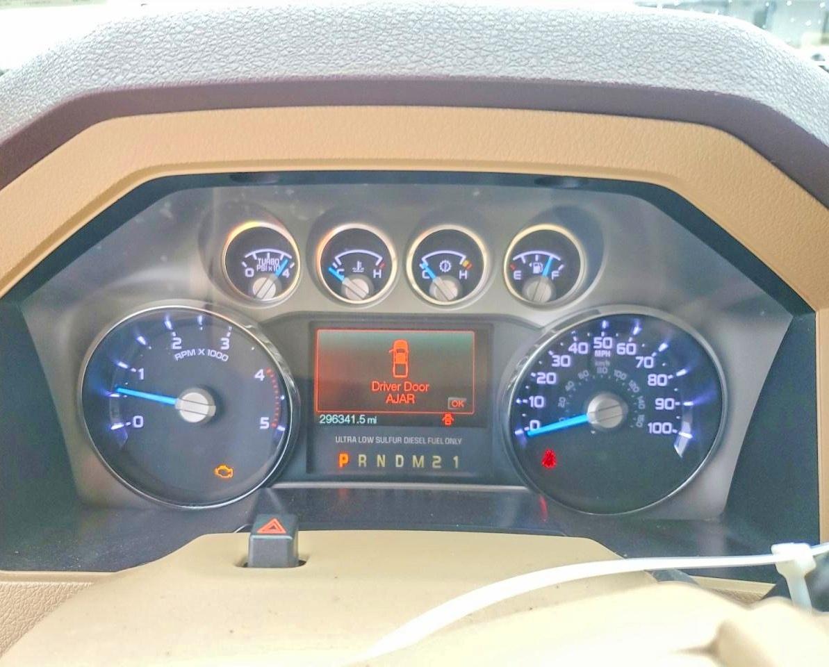2011 Ford F250 Super Duty White vin: 1FT7W2BT9BEA12976