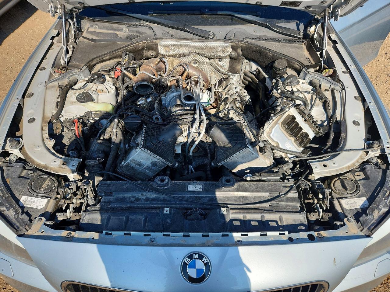 2013 Bmw M5 Серебряный vin: WBSFV9C59DD097018
