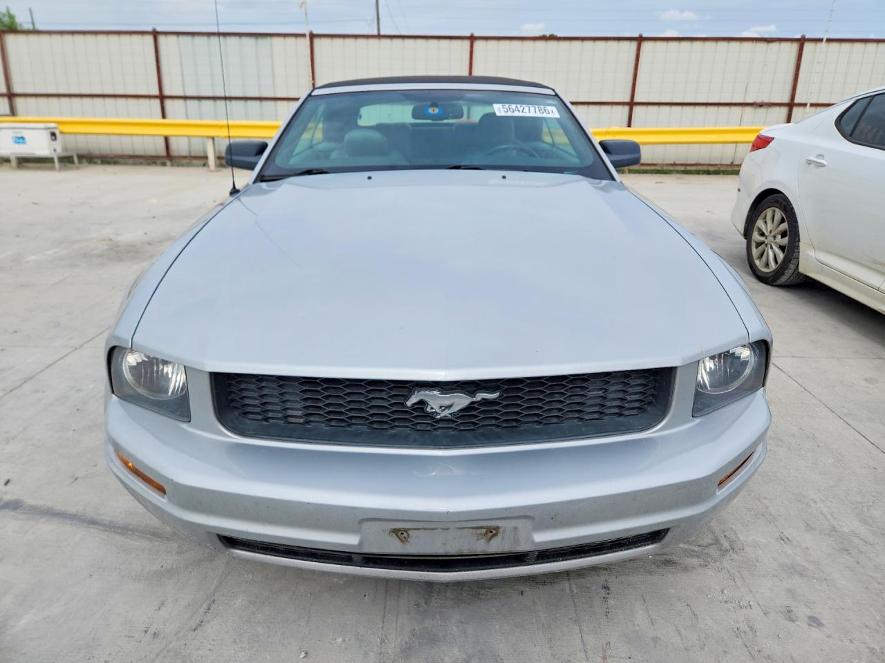 2007 Ford Mustang Серебряный vin: 1ZVHT84N275284692