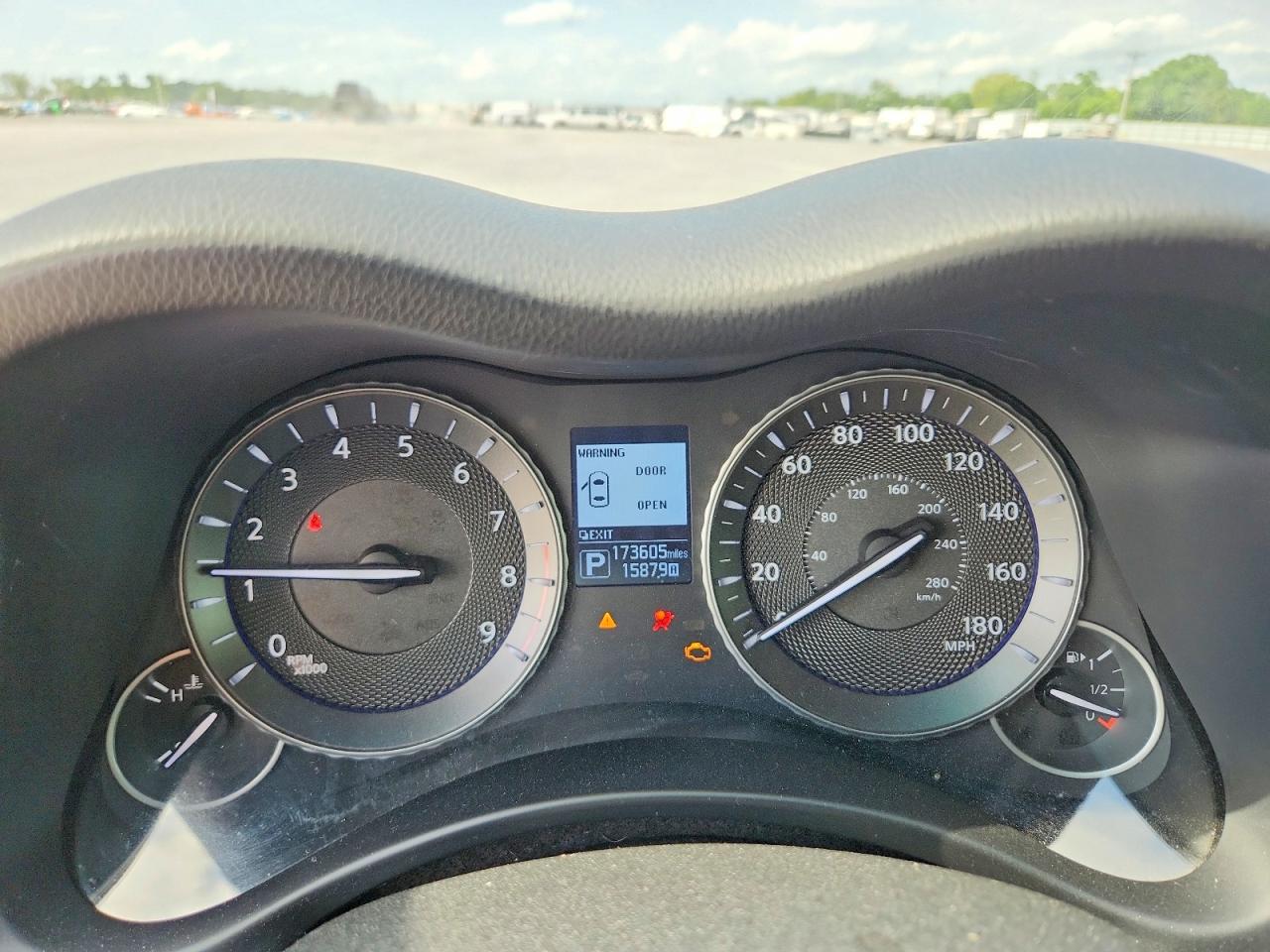 2015 Infiniti Q70 3.7 Silver vin: JN1BY1AP2FM540148