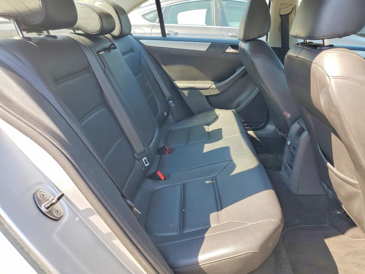2014 Volkswagen Jetta Se Silver vin: 3VWD17AJ2EM303698