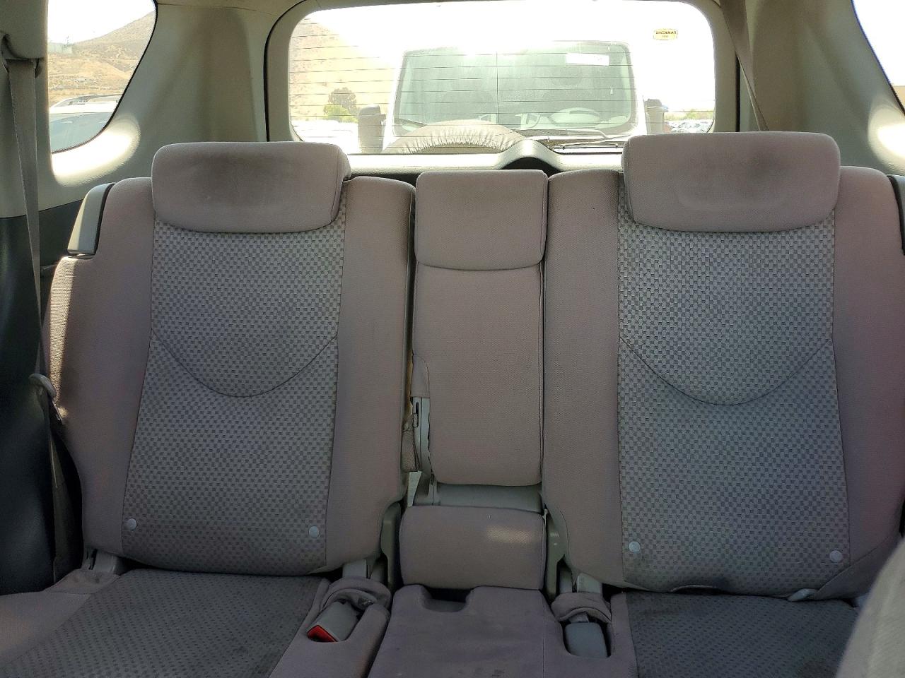 2007 Toyota Rav4 Base Silver vin: JTMZD33V275038587