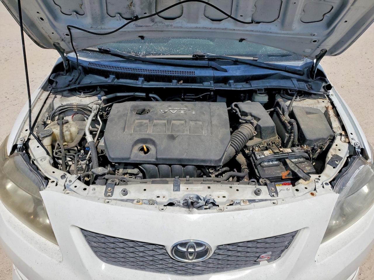 2010 Toyota Corolla S Белый vin: 1NXBU4EE1AZ204000