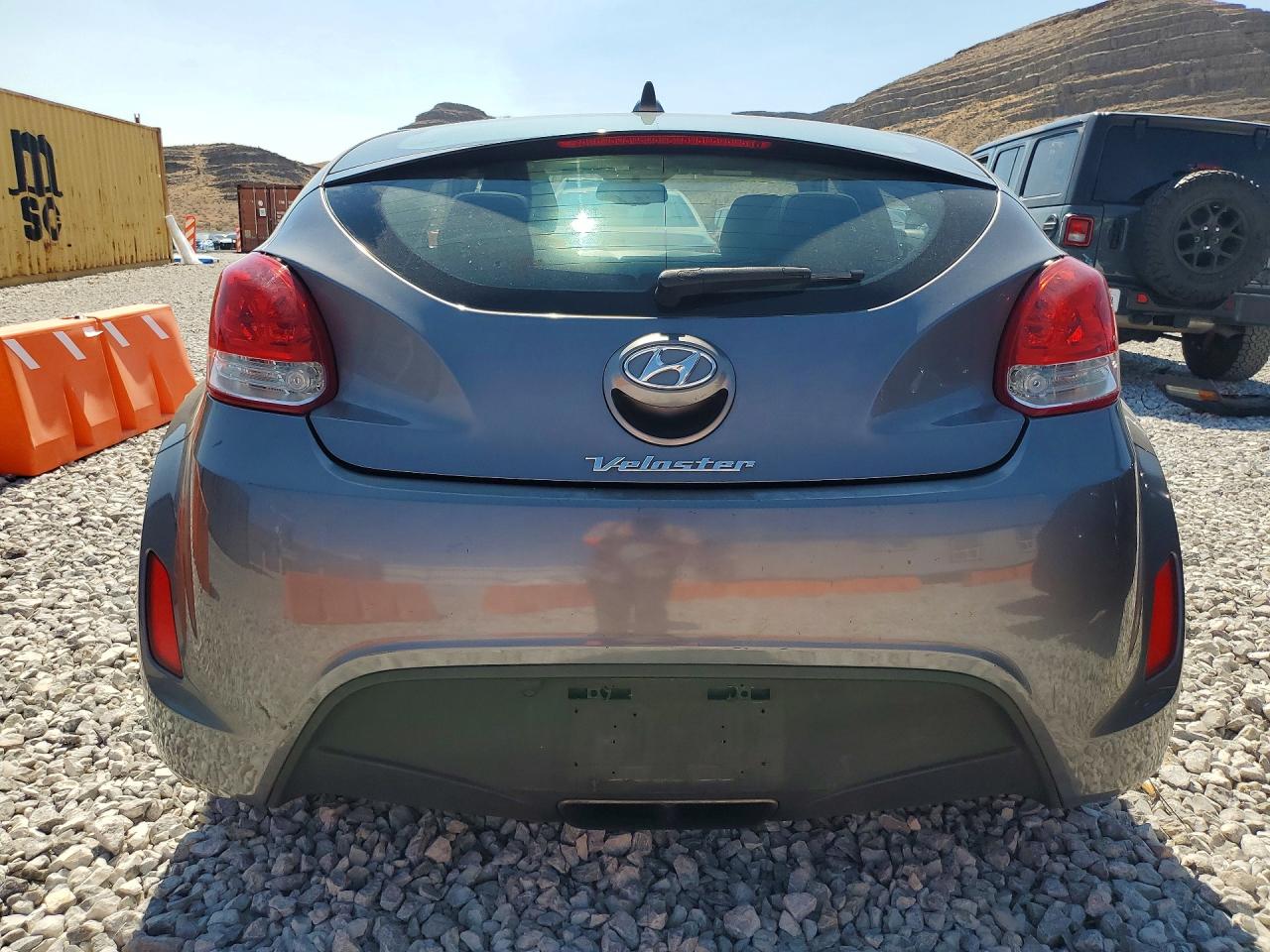 2013 Hyundai Veloster Base Gray vin: KMHTC6AD4DU170154