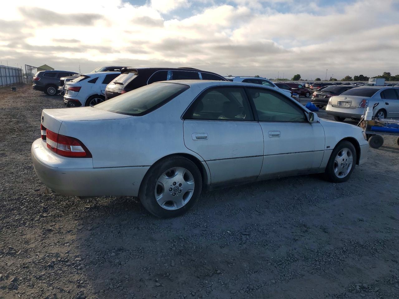 2001 Lexus Es 300 White vin: JT8BF28G710321859