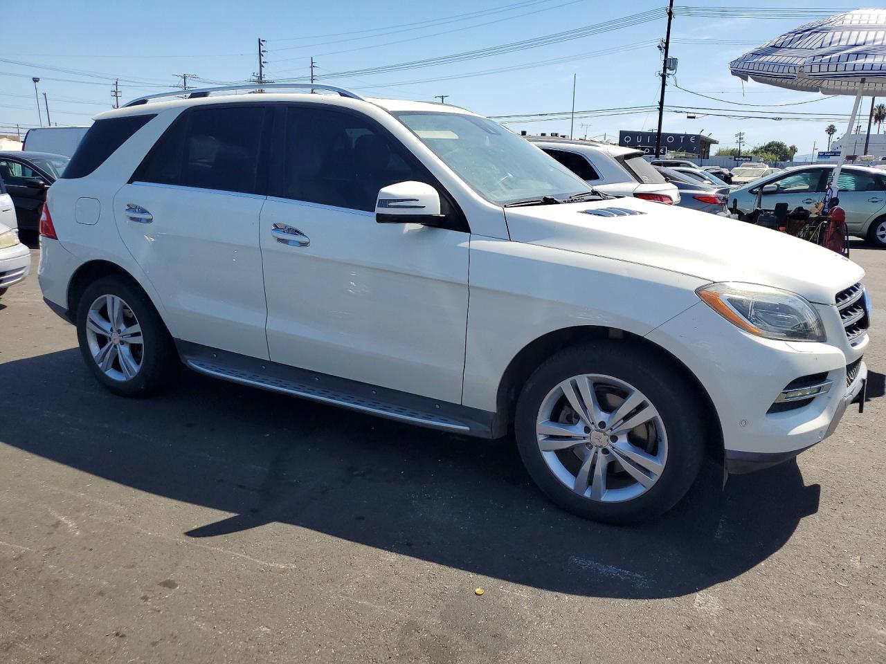 2013 Mercedes-benz Ml 350 4matic White vin: 4JGDA5HB4DA226670