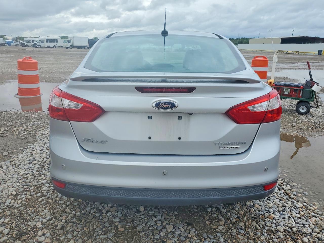 2013 Ford Focus Titanium Серебряный vin: 1FADP3J20DL345814