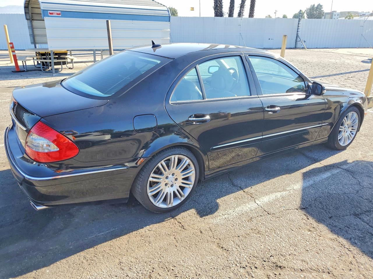 2007 Mercedes-benz E 350 Black vin: WDBUF56X67B001085