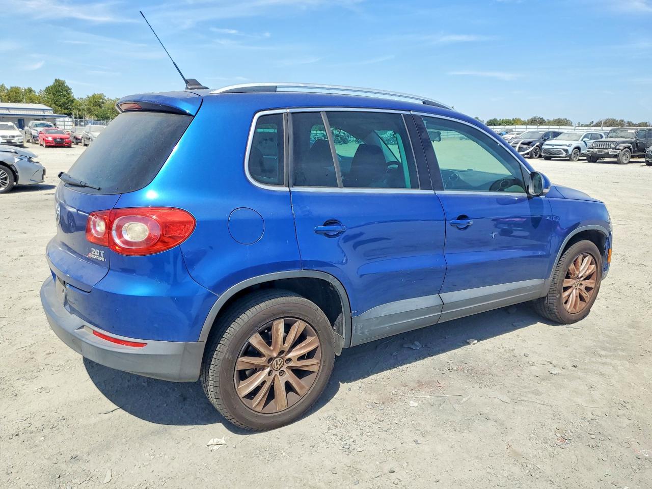 2009 Volkswagen Tiguan Se Blue vin: WVGBV75N69W003224