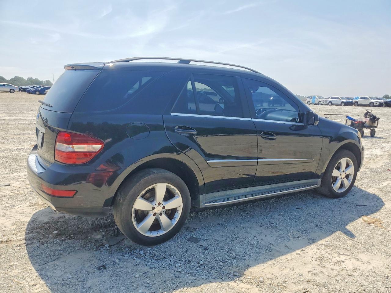 2010 Mercedes-benz Ml 350 Black vin: 4JGBB5GB8AA619301