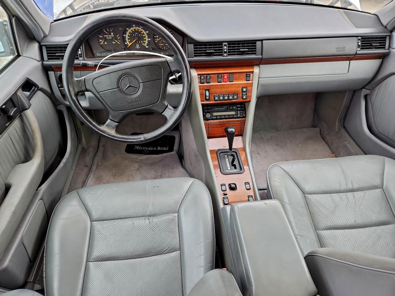1994 Mercedes-benz E 320 White vin: WDBEA32EXRC038357