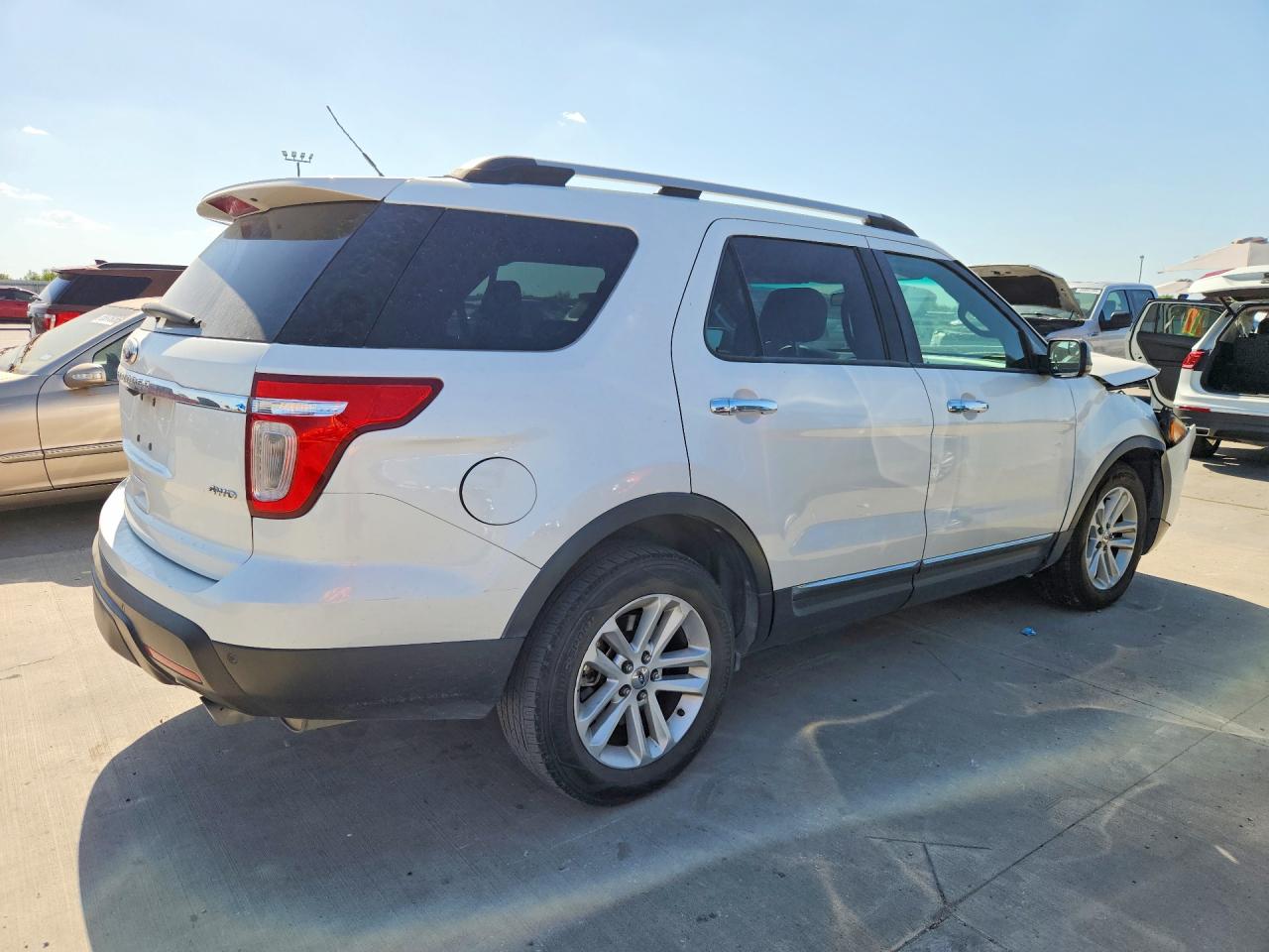 2011 Ford Explorer Xlt Белый vin: 1FMHK8D82BGA46172