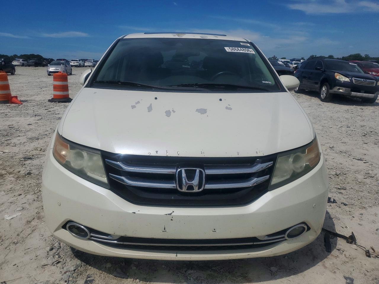 2014 Honda Odyssey Touring White vin: 5FNRL5H99EB044876
