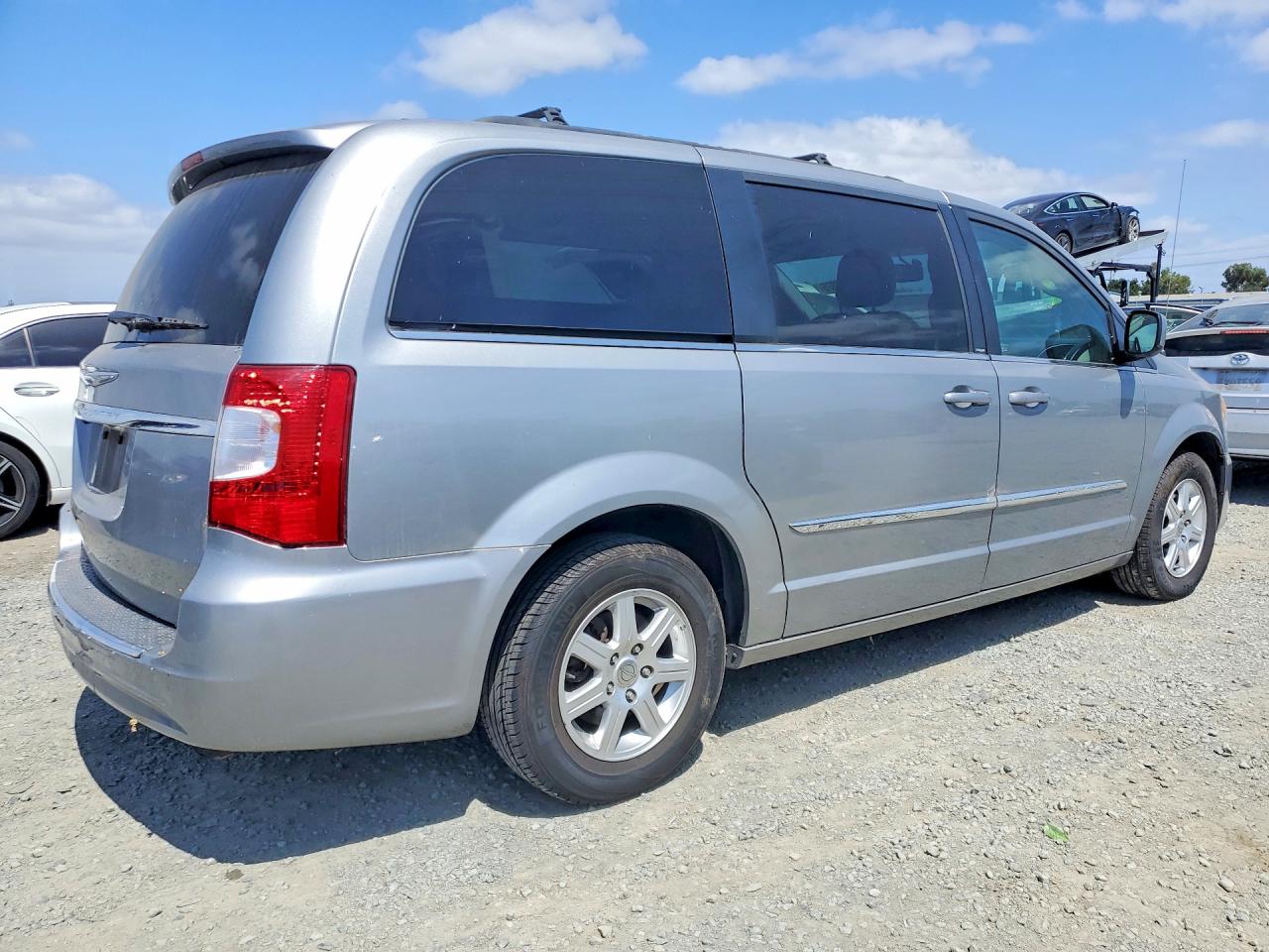 2013 Chrysler Town & Country Touring Silver vin: 2C4RC1BG5DR554855