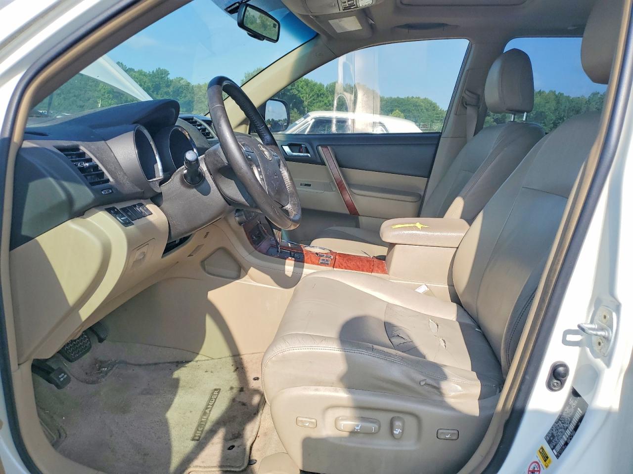 2009 Toyota Highlander Limited White vin: JTEDS42A792092827