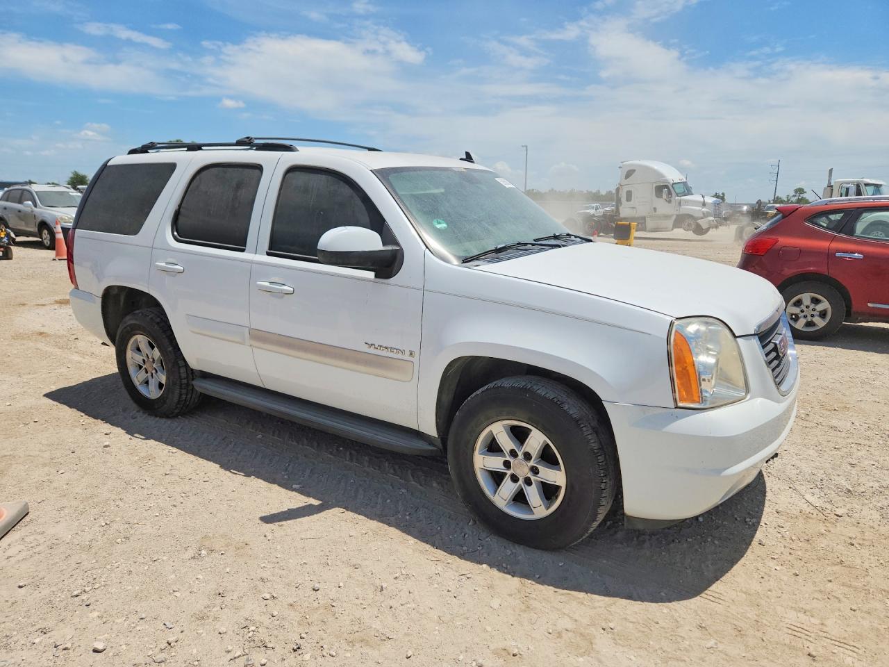 2007 Gmc Yukon White vin: 1GKFC13J67R128880