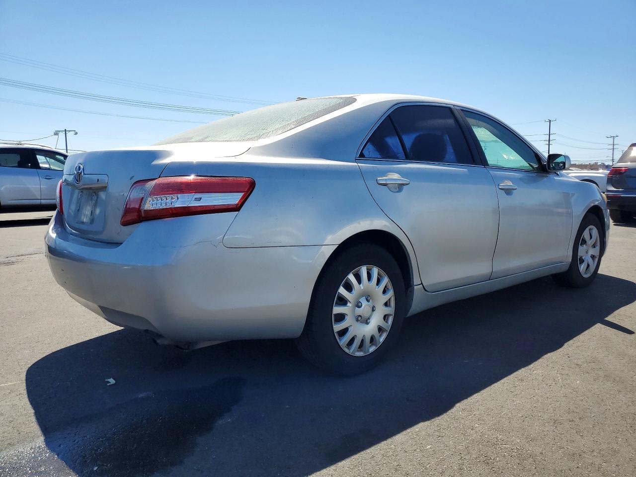 2011 Toyota Camry Le Серебряный vin: 4T4BF3EK3BR113506