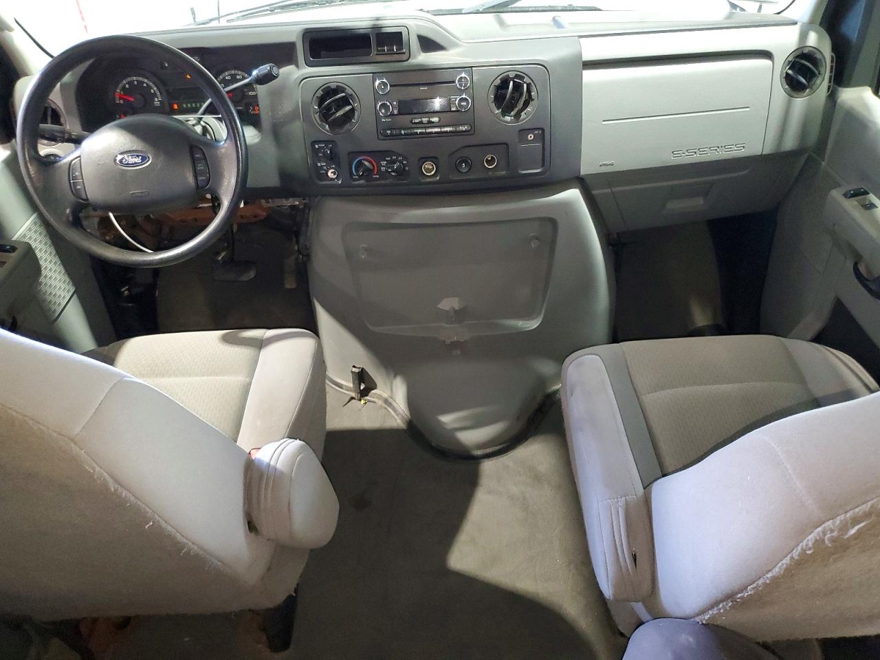 2010 Ford Econoline E150 Wagon Silver vin: 1FMNE1BW7ADA05331