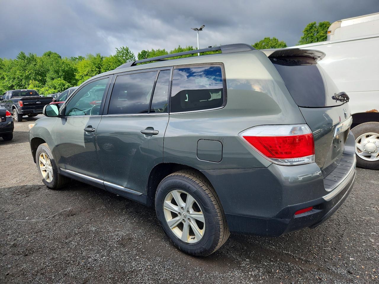 2011 Toyota Highlander Base Gray vin: 5TDBK3EH0BS053249
