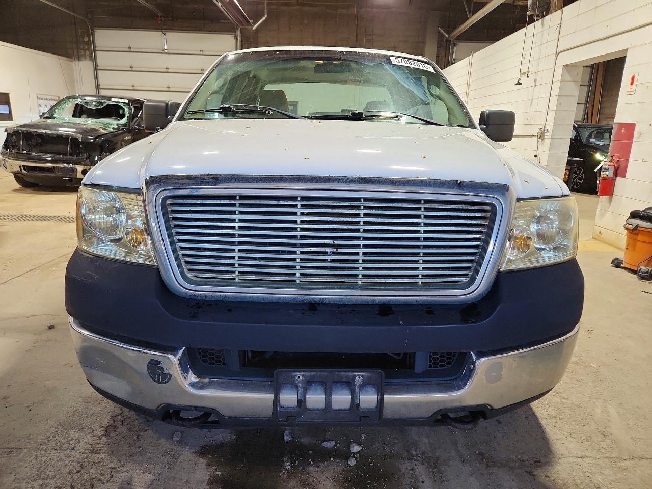 2005 Ford F150 White vin: 1FTRX14W15NB35585