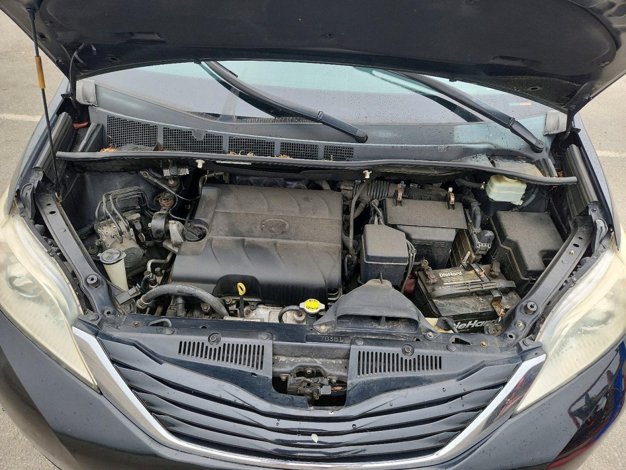 2015 Toyota Sienna Le Black vin: 5TDJK3DCXFS097167