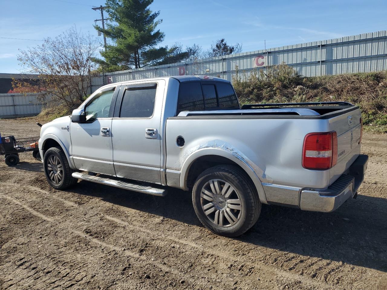 2006 Lincoln Mark Lt Gray vin: 5LTPW18596FJ16335