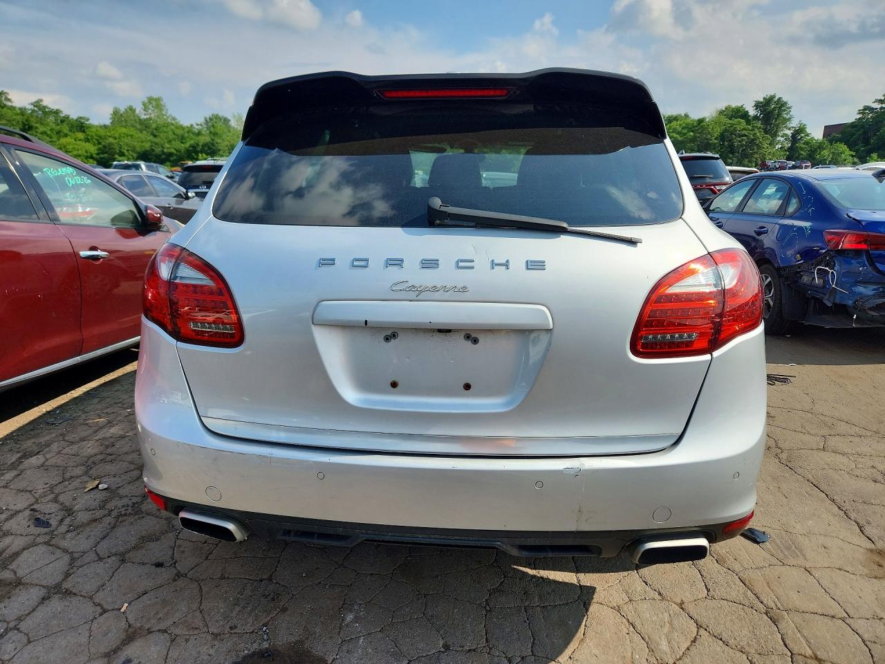 2012 Porsche Cayenne Gray vin: WP1AA2A25CLA08612